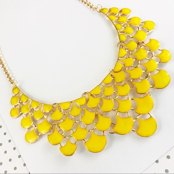 Jewelry - Yellow Statement Necklace Bib Teardrop Chunky